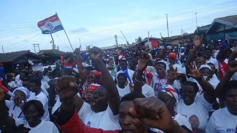a-cross-section-of-the-npp-crowd-at-the-ningo-mini-rally