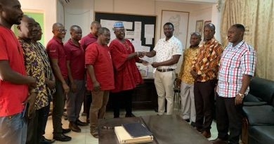 U/E Region: COP Patrick Akolgo Leads Old Vandals To Donate GH¢15k To Dialysis Centre